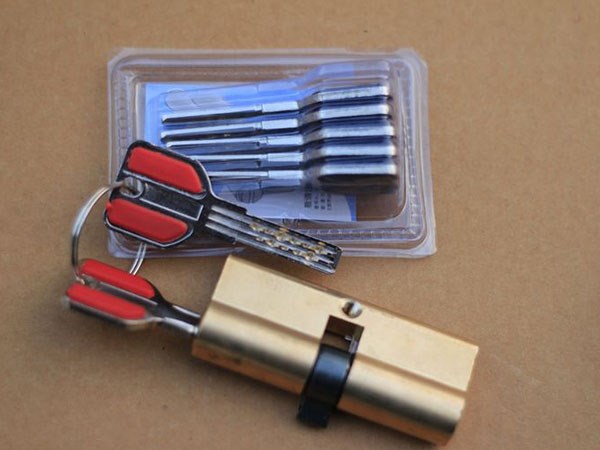 吉陽區配汽車鑰匙（上門換鎖公司）