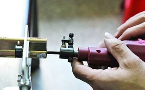 海滄區(qū)換鎖公司電話（汽車開鎖價格）